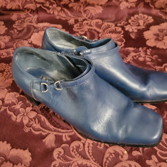 A J Valenci Blue Heeled Booties 8.5 - Picture 6 of 6